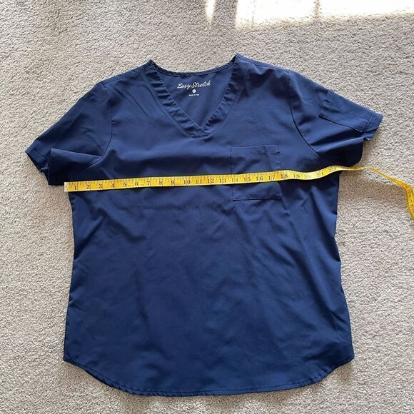 Ladies scrub top - Picture 3 of 7